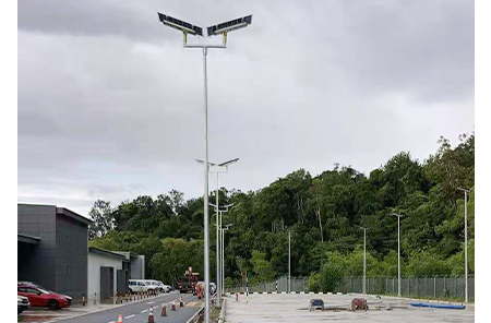 Parking_Lot_Solar_Street_Light_Project_in_Brunei__(3).jpg