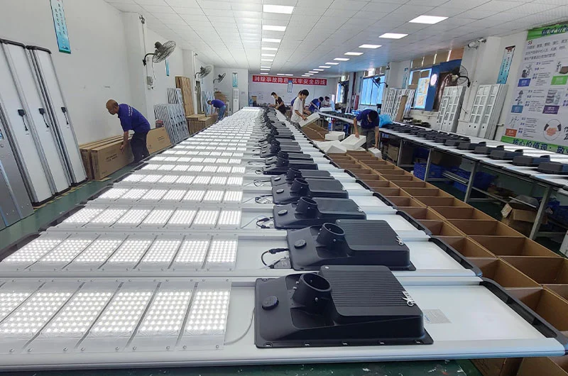 Usine de réverbères solaires