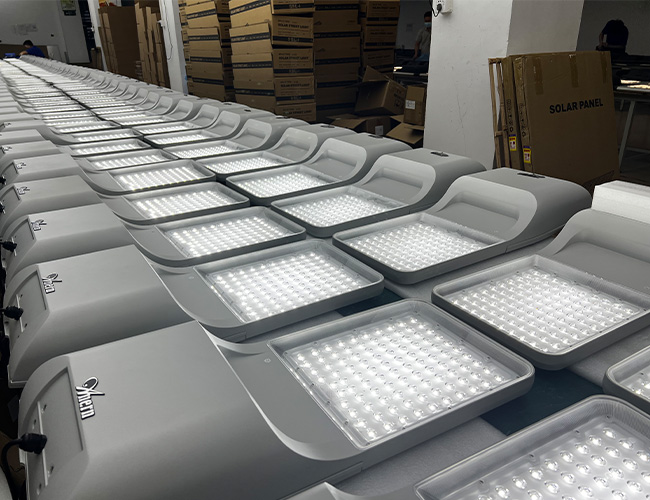 Le tout dans deux application de réverbère solaire